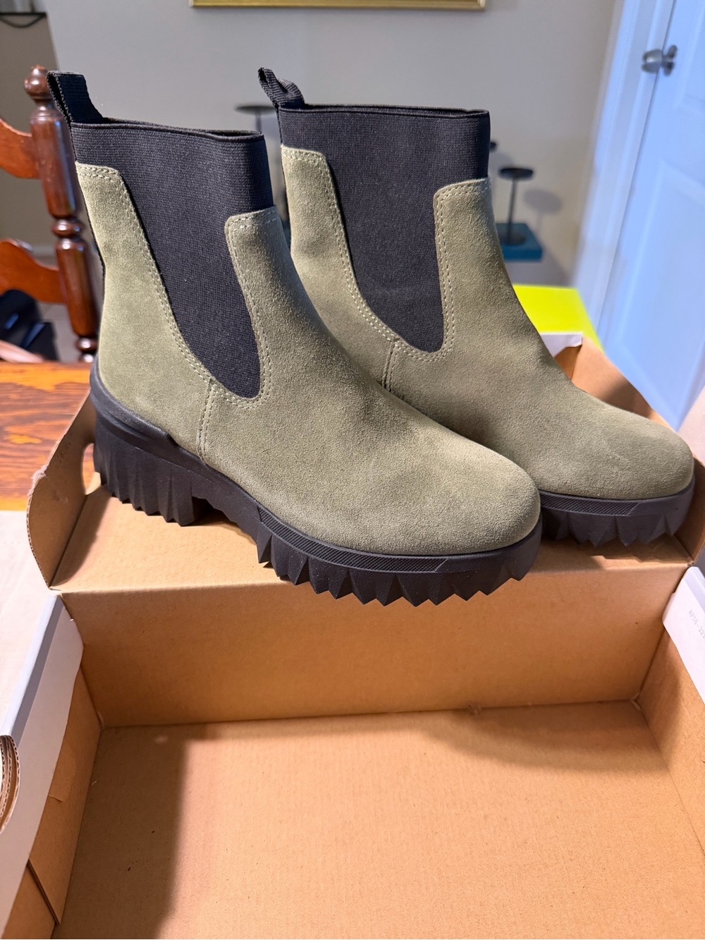 Nurture Denali Rebalance New Size 6. Olive Green Suede Chelsea Lug Ankle Boots